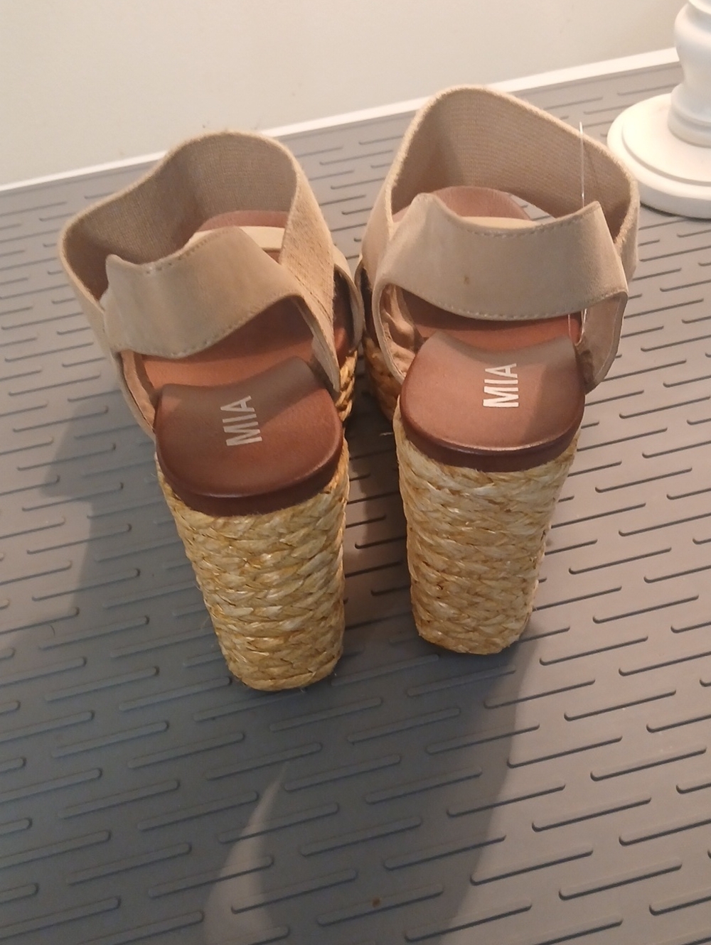 ​MIA Tan Elastic Strap Espadrille Wedge Platform Sandals Size 8.5 - Picture 8 of 10